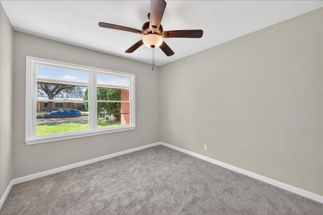 416 22nd Avenue N, Texas City, TX 77590