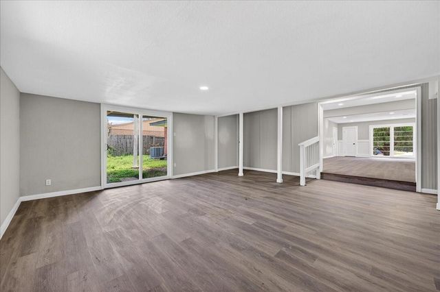 416 22nd Avenue N, Texas City, TX 77590