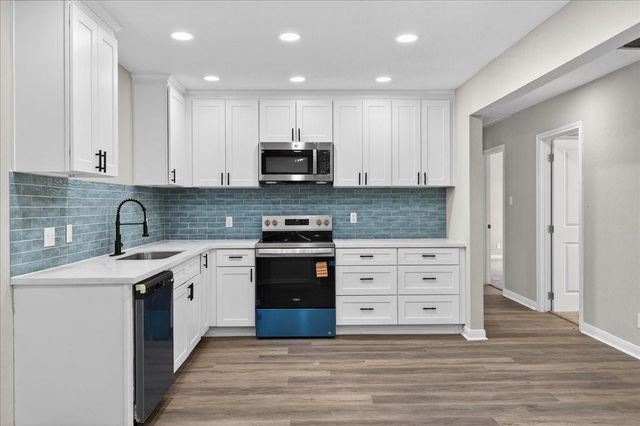 416 22nd Avenue N, Texas City, TX 77590