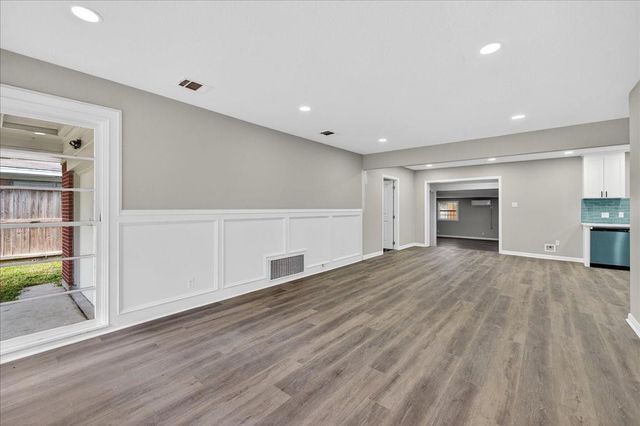 416 22nd Avenue N, Texas City, TX 77590