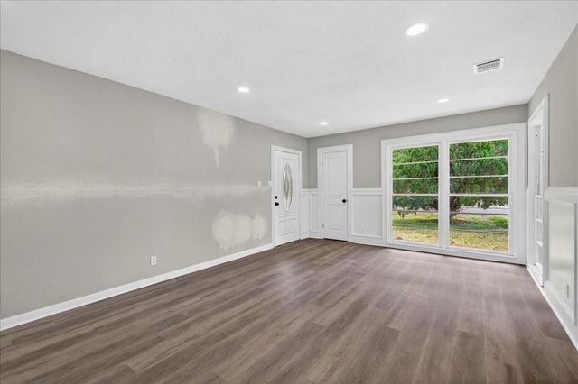 416 22nd Avenue N, Texas City, TX 77590