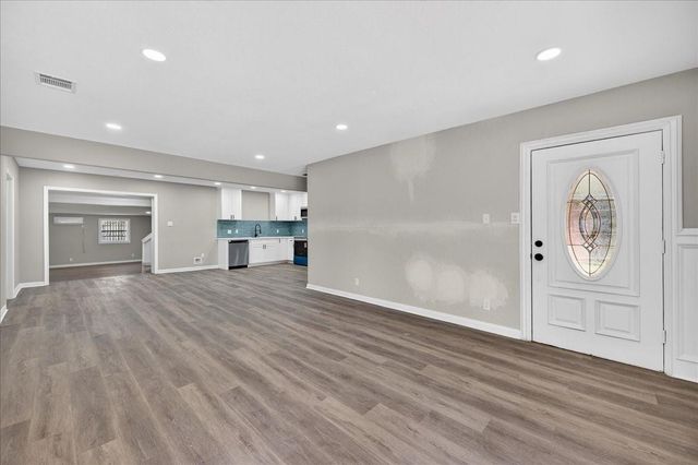 416 22nd Avenue N, Texas City, TX 77590