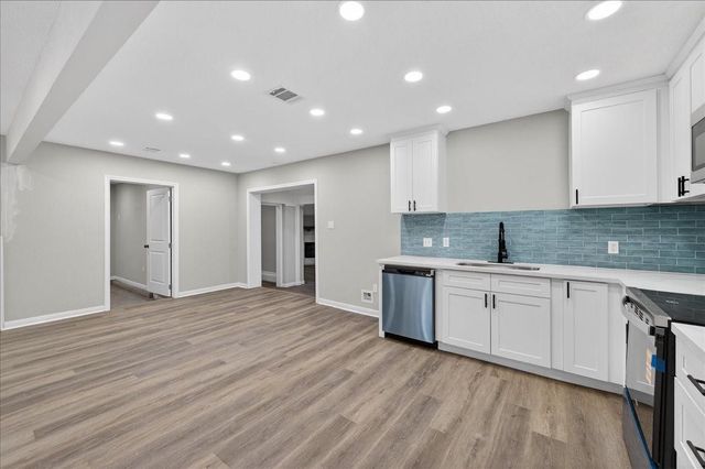 416 22nd Avenue N, Texas City, TX 77590