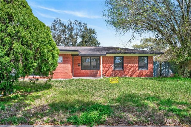 416 22nd Avenue N, Texas City, TX 77590