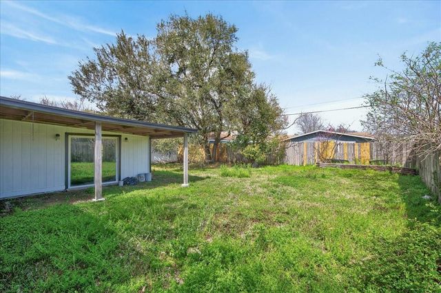 416 22nd Avenue N, Texas City, TX 77590