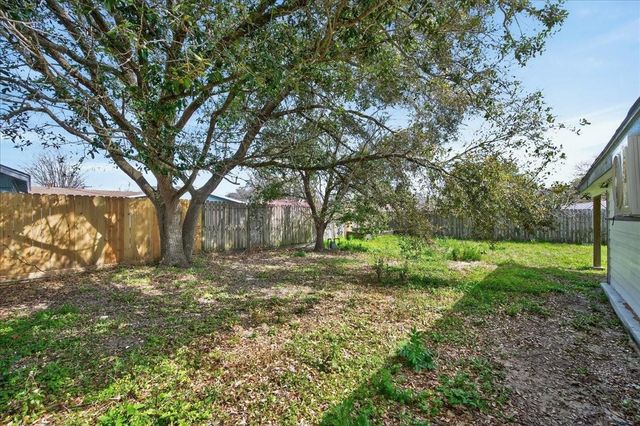 416 22nd Avenue N, Texas City, TX 77590