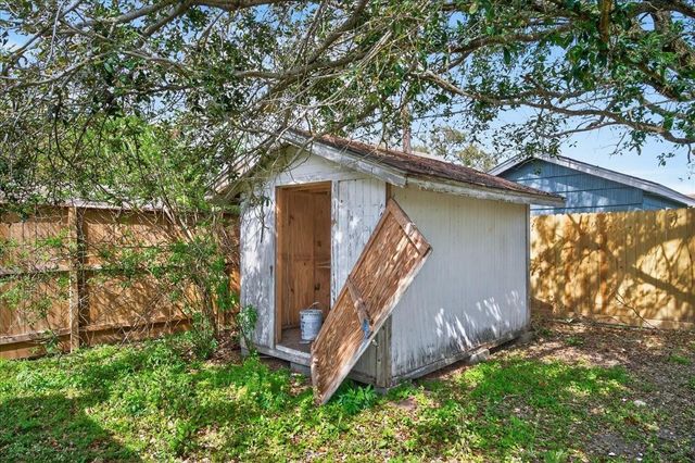 416 22nd Avenue N, Texas City, TX 77590