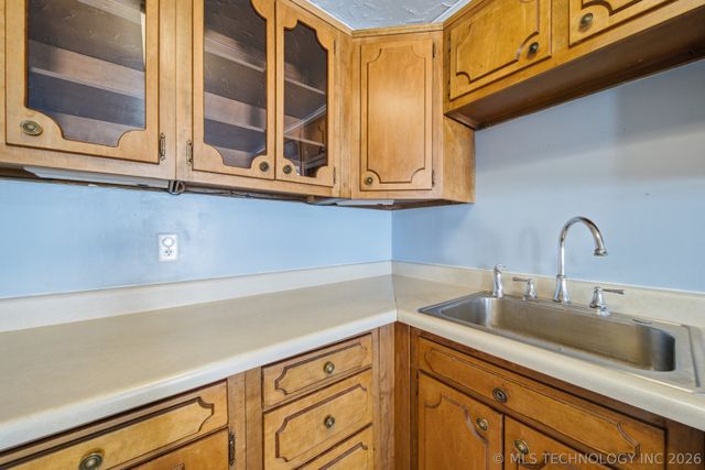 1120 S Quebec Avenue, Tulsa, OK 74112