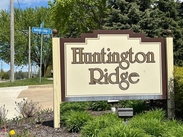 8131 Huntington Ridge Court, Washington Twp, MI 48094