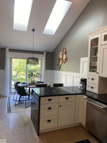 8131 Huntington Ridge Court, Washington Twp, MI 48094