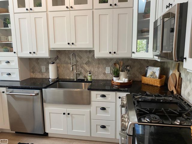 8131 Huntington Ridge Court, Washington Twp, MI 48094
