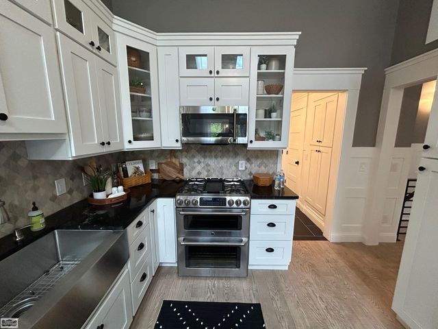 8131 Huntington Ridge Court, Washington Twp, MI 48094