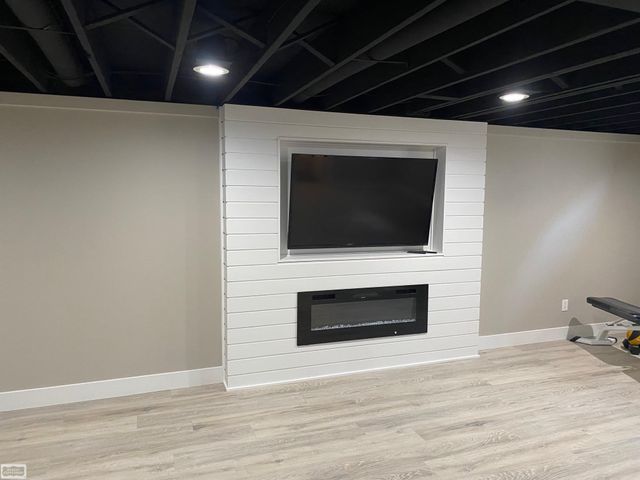 8131 Huntington Ridge Court, Washington Twp, MI 48094
