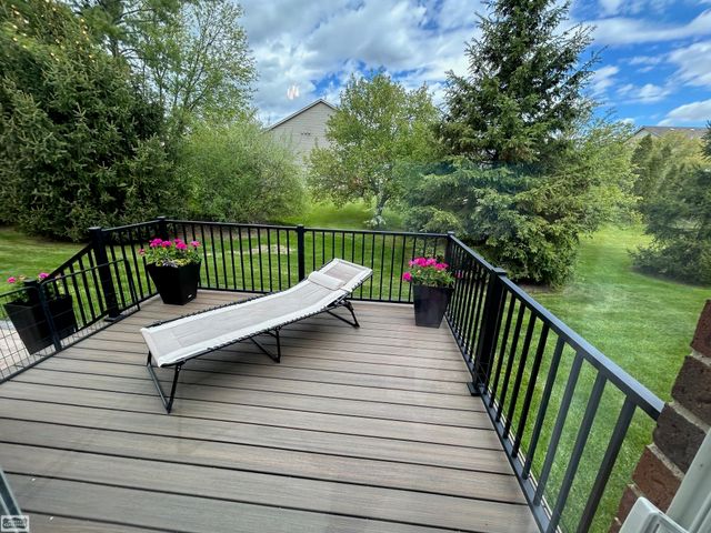 8131 Huntington Ridge Court, Washington Twp, MI 48094