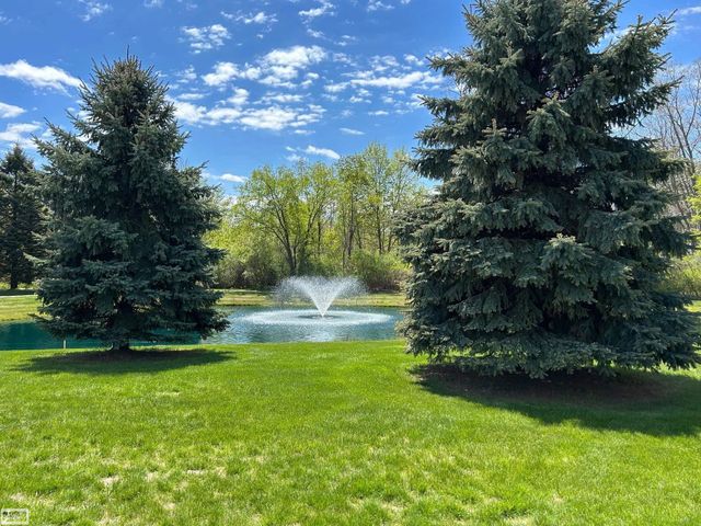 8131 Huntington Ridge Court, Washington Twp, MI 48094