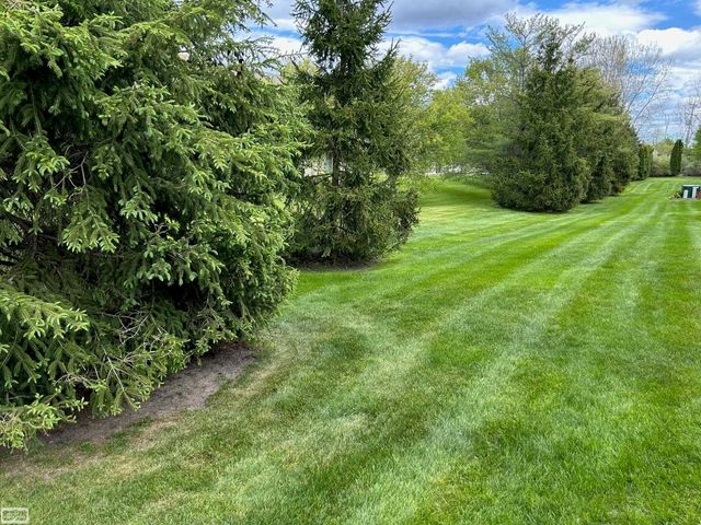 8131 Huntington Ridge Court, Washington Twp, MI 48094