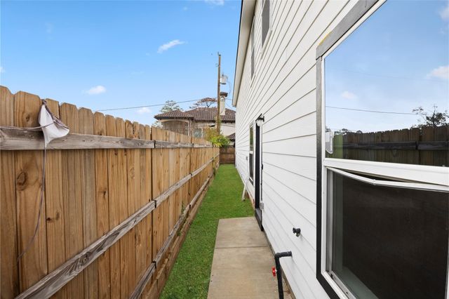 9243 Seeker Street, Houston, TX 77028