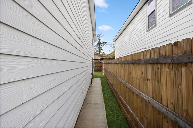 9243 Seeker Street, Houston, TX 77028