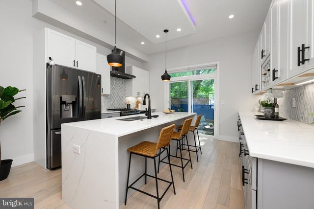 2940 W MASTER ST, Philadelphia, PA 19121