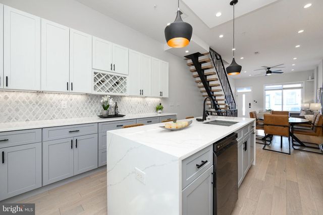 2940 W MASTER ST, Philadelphia, PA 19121