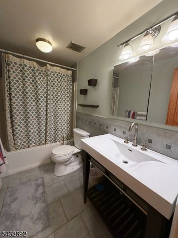 109 Shore Point N, Montague Twp., NJ 07827