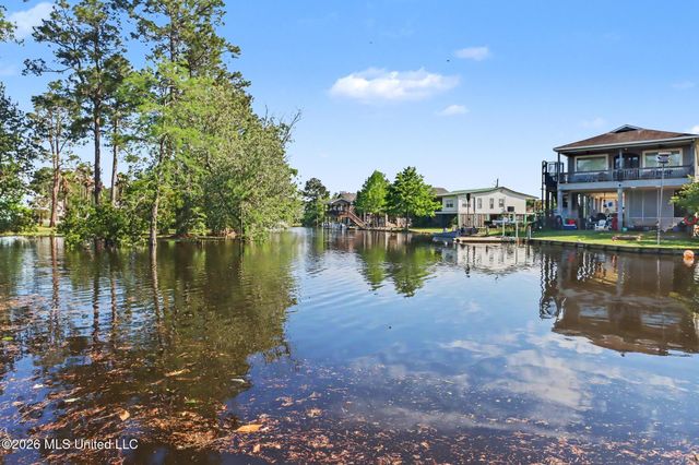 6273 Shawnee Street, Kiln, MS 39556
