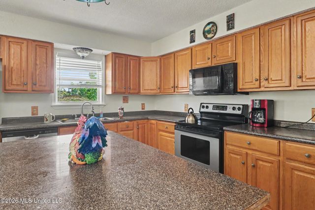 6273 Shawnee Street, Kiln, MS 39556