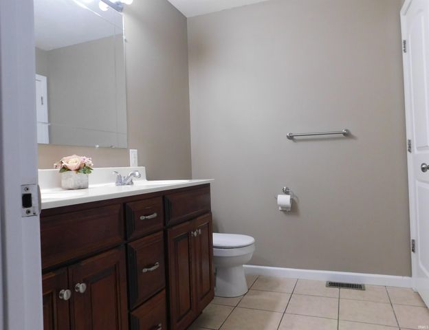 1406 Hillcrest Road, Bedford, IN 47421