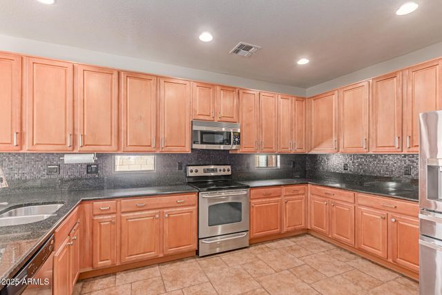 15683 W MINNEZONA Avenue, Goodyear, AZ 85395