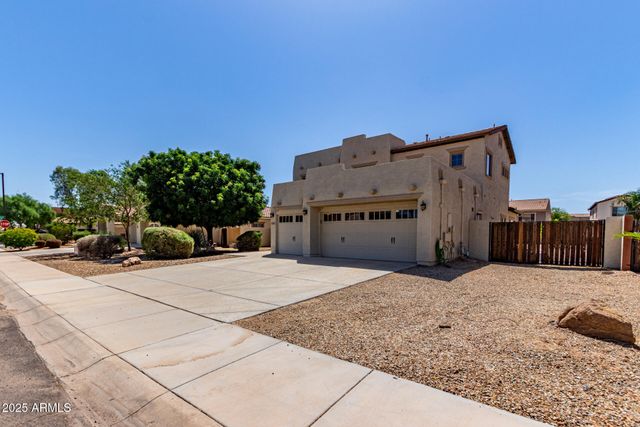 15683 W MINNEZONA Avenue, Goodyear, AZ 85395