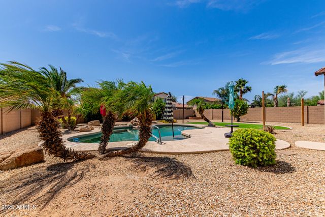 15683 W MINNEZONA Avenue, Goodyear, AZ 85395