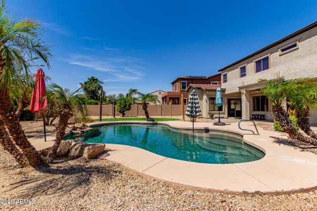 15683 W MINNEZONA Avenue, Goodyear, AZ 85395