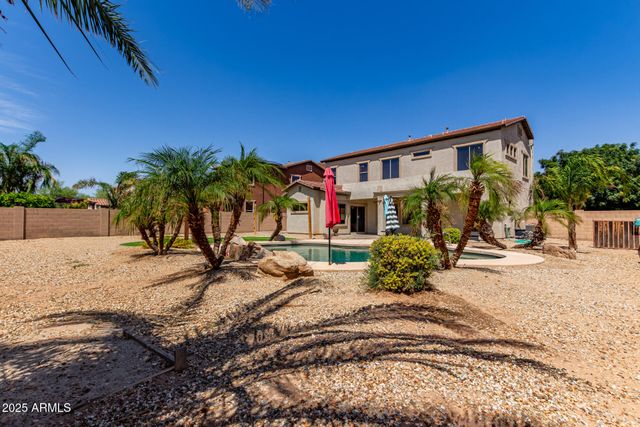 15683 W MINNEZONA Avenue, Goodyear, AZ 85395