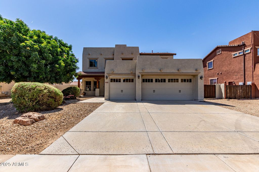 15683 W MINNEZONA Avenue, Goodyear, AZ 85395