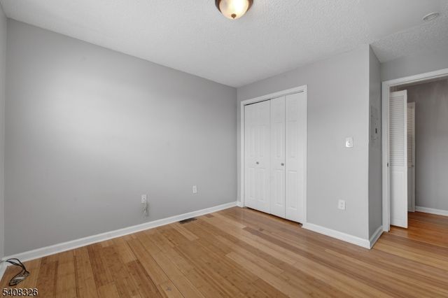 264 Matthews Dr, Newark City, NJ 07103