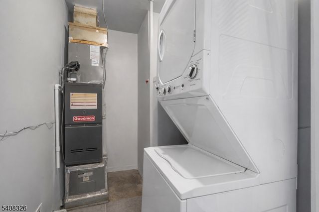 264 Matthews Dr, Newark City, NJ 07103