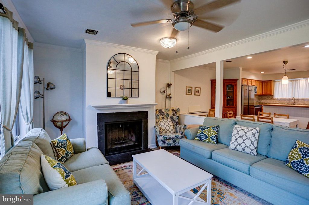 97 PALACE CT, Chalfont, PA 18914