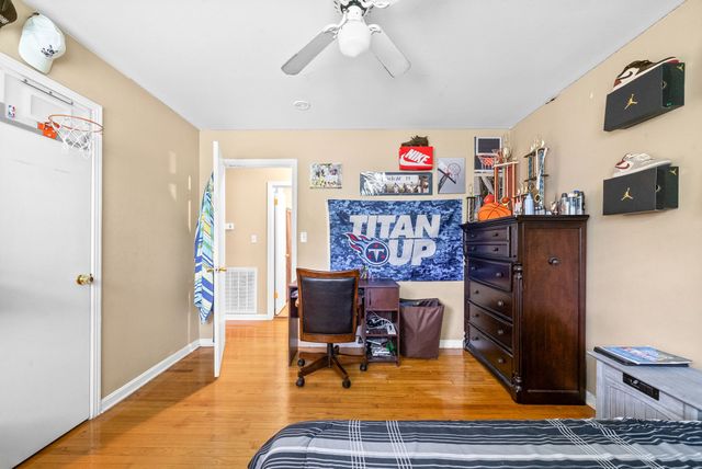 303 Hilldale Ln, Clarksville, TN 37043