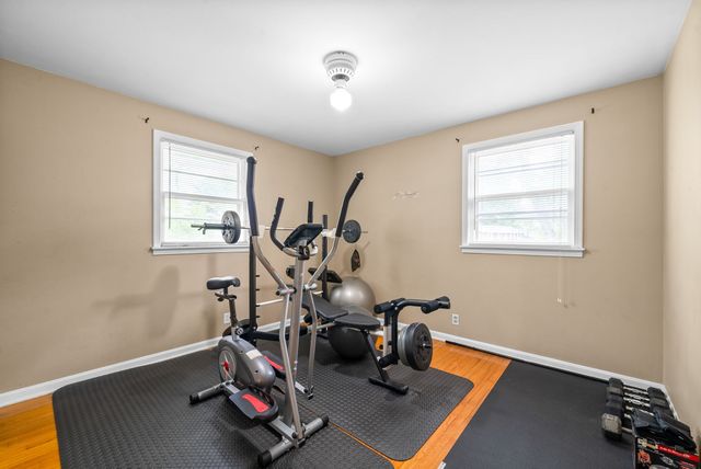 303 Hilldale Ln, Clarksville, TN 37043