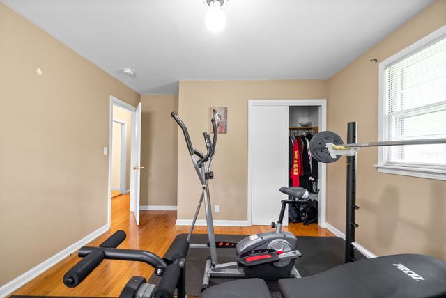 303 Hilldale Ln, Clarksville, TN 37043