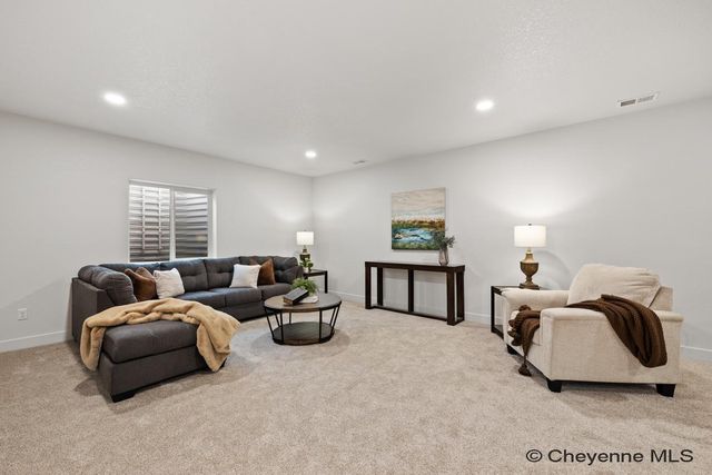 4015 FARTHING RD, Cheyenne, WY 82009