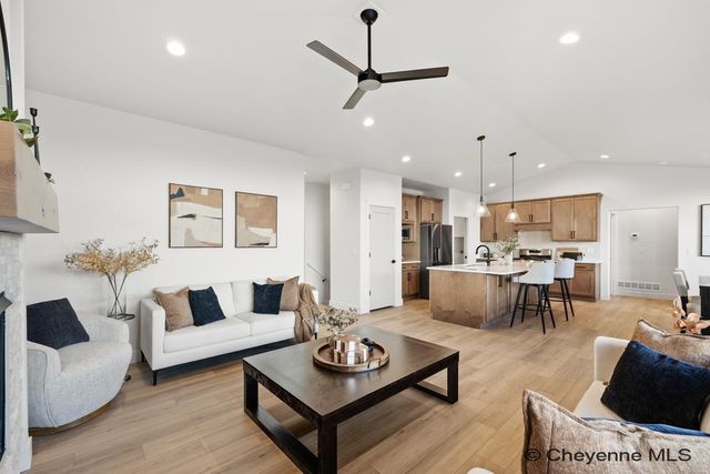 4015 FARTHING RD, Cheyenne, WY 82009