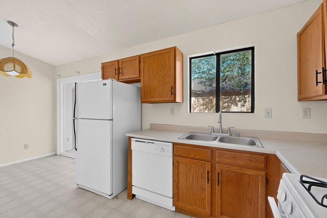 1954 Gomez Drive SW, Los Lunas, NM 87031