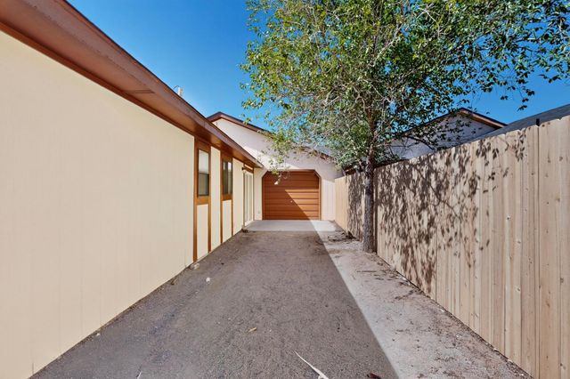 1954 Gomez Drive SW, Los Lunas, NM 87031