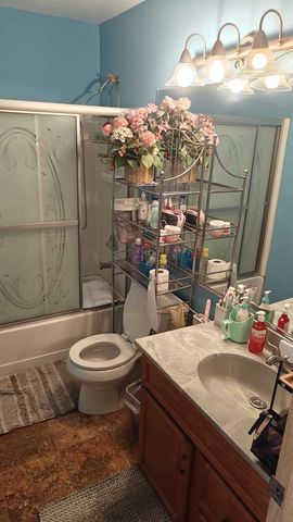 8904 W HEATHWOOD Circle 8904, Niles, IL 60714