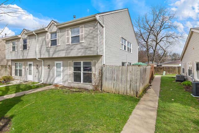 9 Fernwood Drive N, Bolingbrook, IL 60440