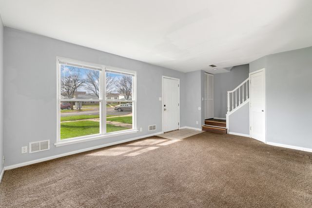 9 Fernwood Drive N, Bolingbrook, IL 60440