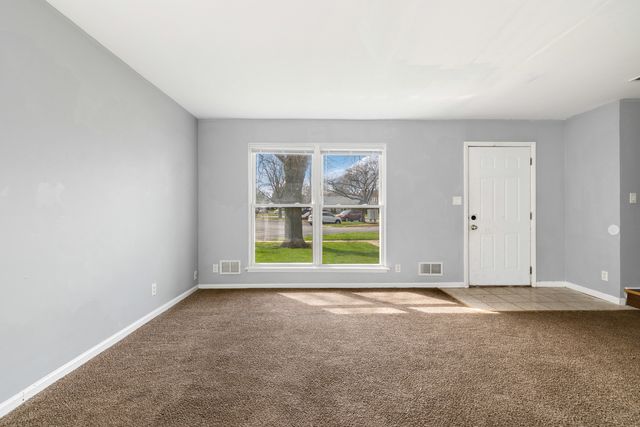 9 Fernwood Drive N, Bolingbrook, IL 60440