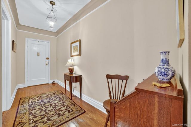 25 Parkview Avenue 2K, Bronxville, NY 10708