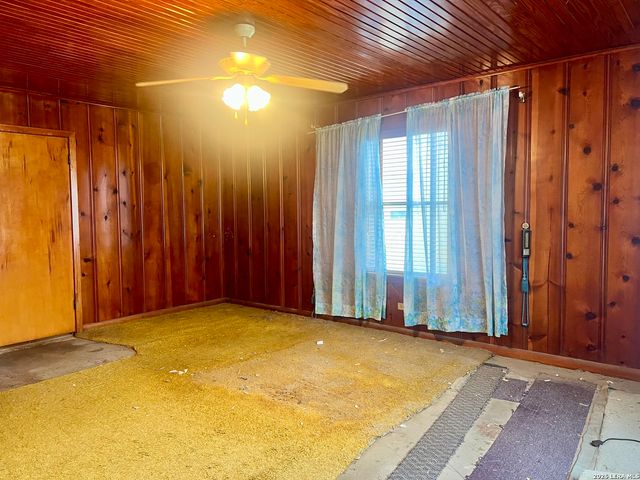 364 School Dr, Poteet, TX 78065